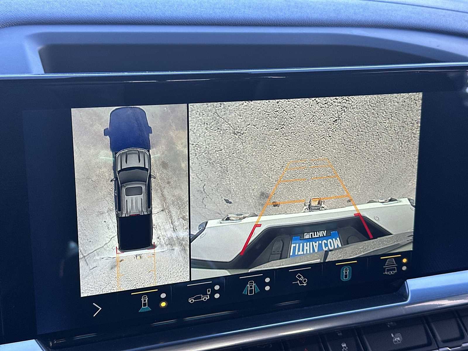 Used 2022 Chevrolet Silverado 1500 High Country w/ Technology Package image 23