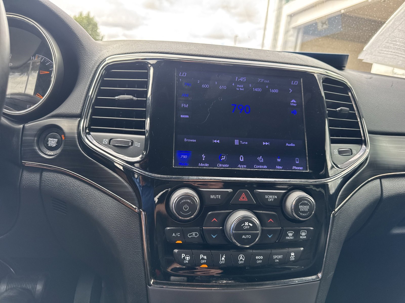 Used 2019 Jeep Grand Cherokee Limited X image 29