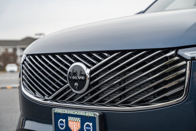 New 2026 Volvo XC90 B6 Plus w/ Protection Package Premier image 12