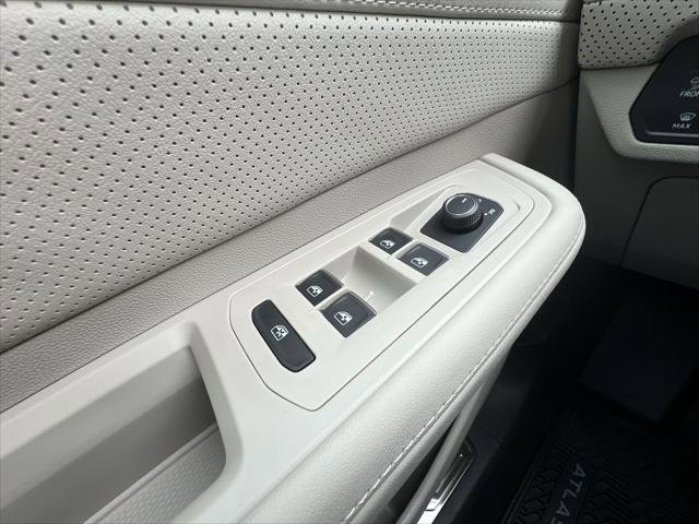 New 2026 Volkswagen Atlas SEL image 13