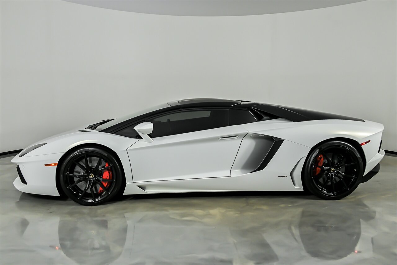 Used 2017 Lamborghini Aventador LP 700-4 AWD/4WD image 6