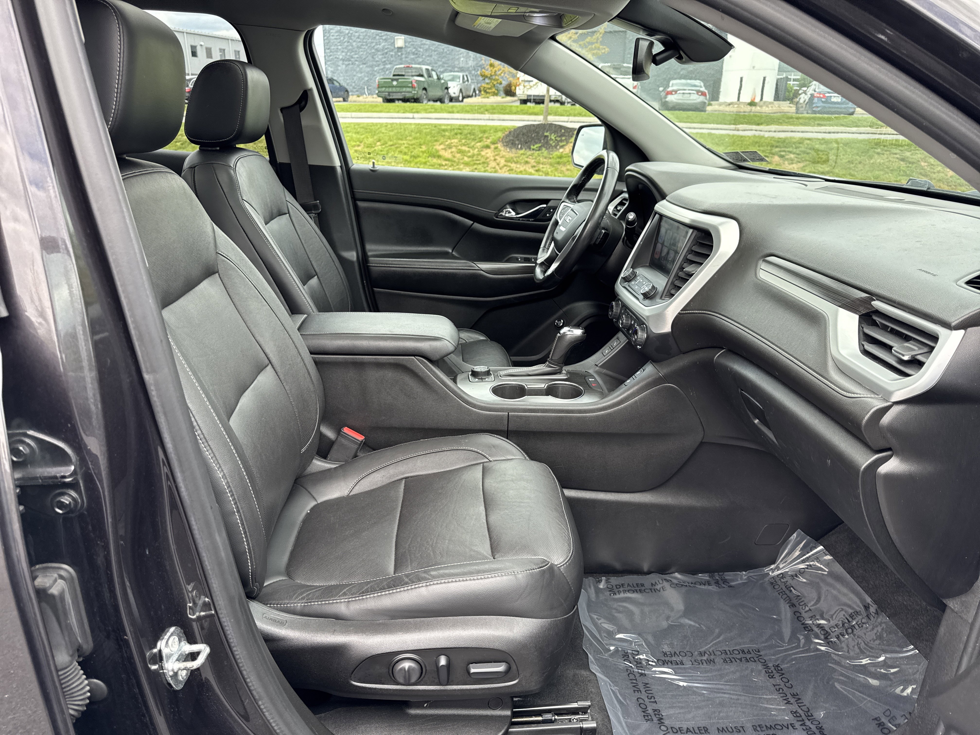 Used 2019 GMC Acadia SLT AWD/4WD image 16