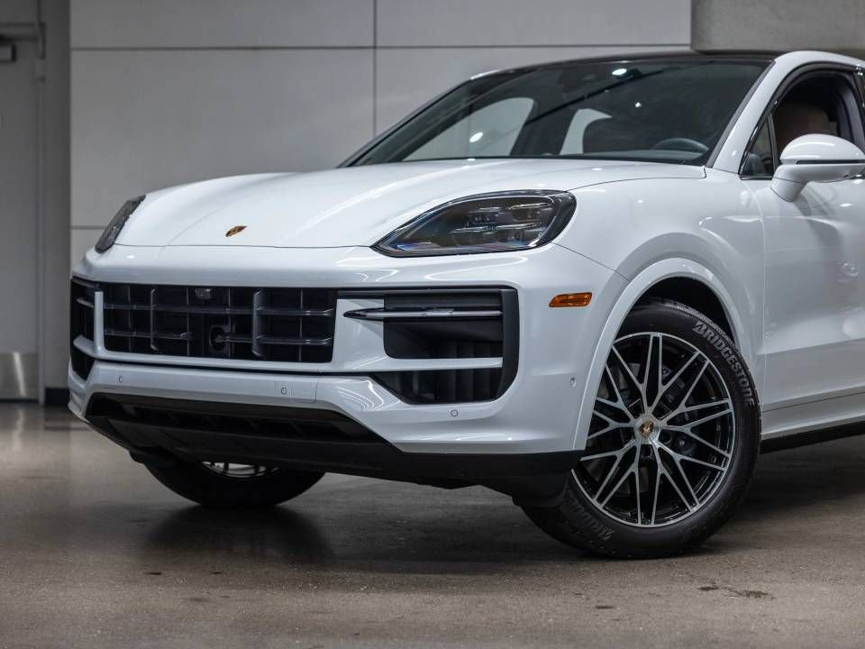 Certified 2026 Porsche Cayenne Coupe AWD/4WD image 14
