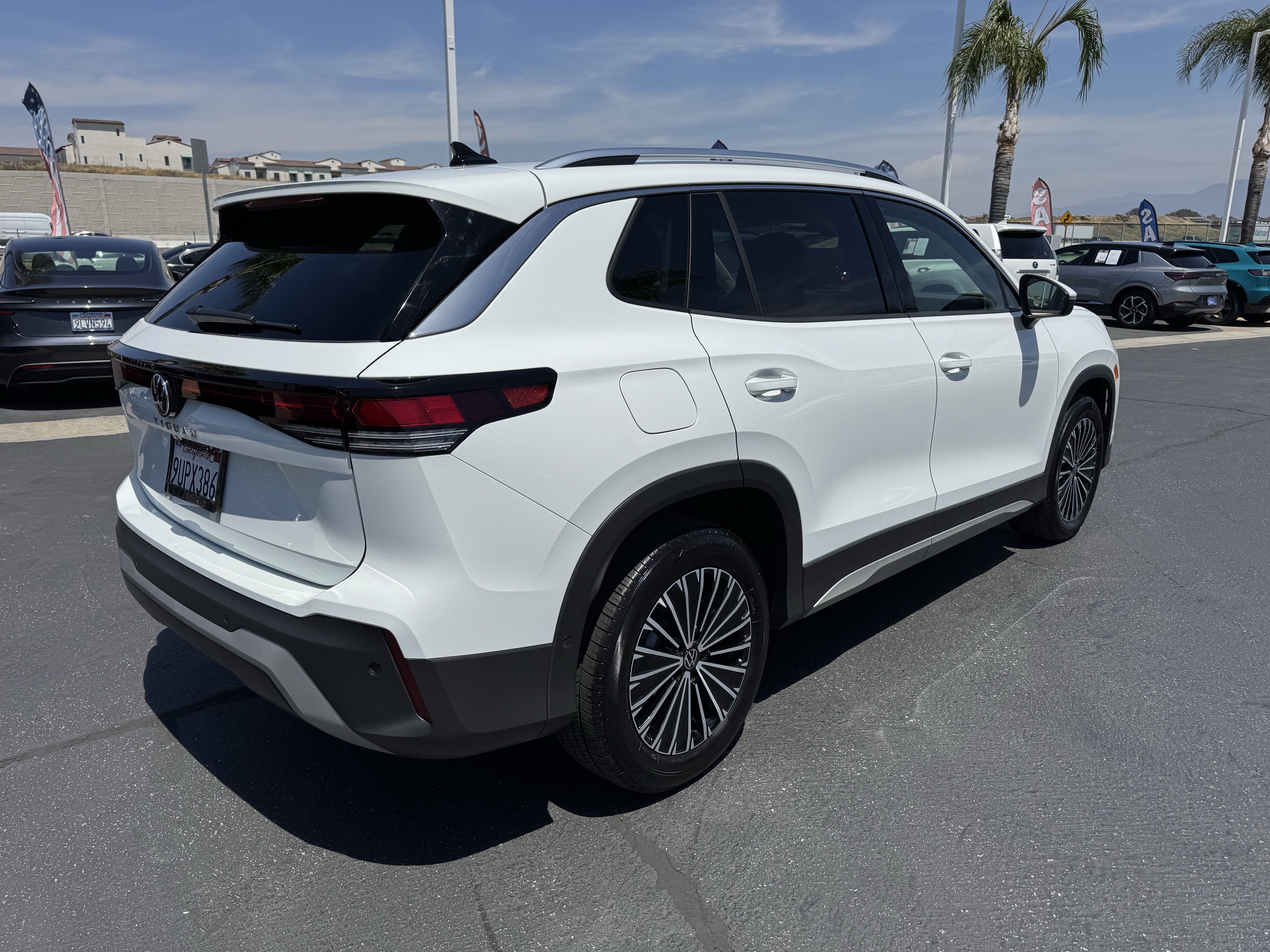 Certified 2025 Volkswagen Tiguan S FWD image 9