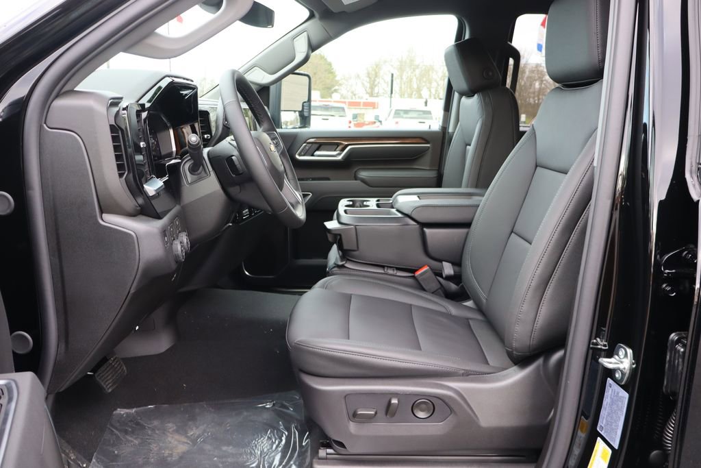 New 2026 Chevrolet Silverado 3500 LT image 5