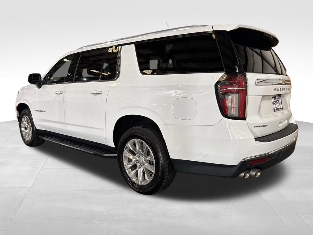 Used 2023 Chevrolet Suburban Premier image 3