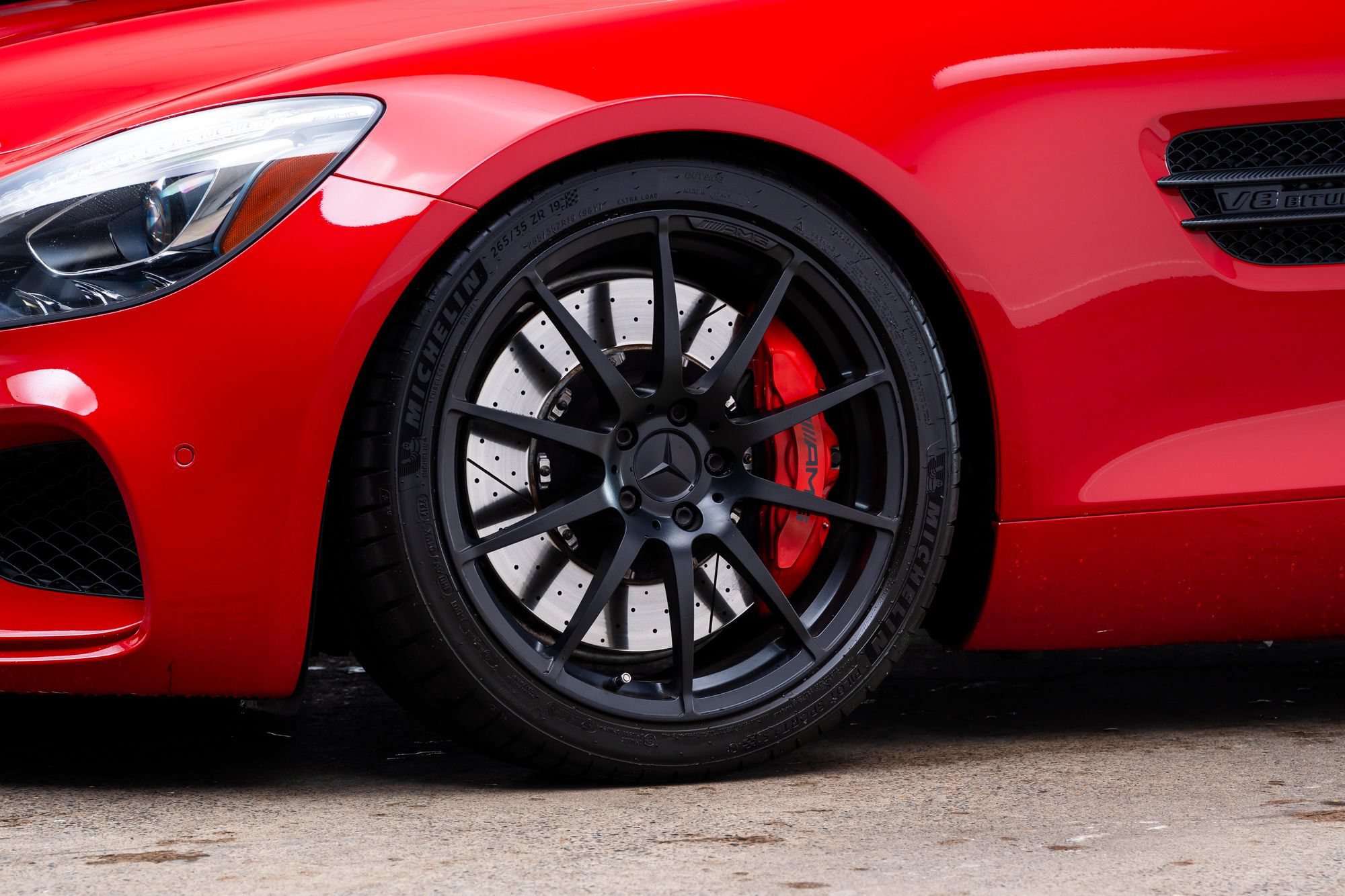 Used 2017 Mercedes-Benz AMG GT S w/ Exclusive Interior Package image 5