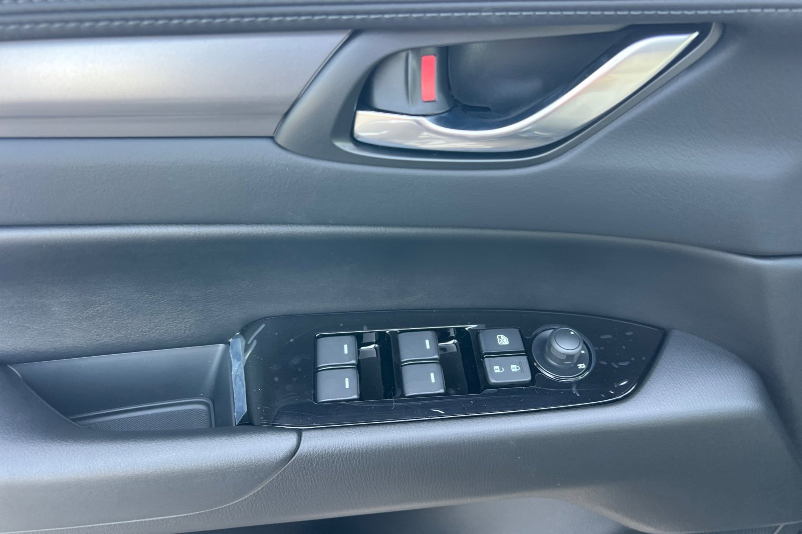 New 2025 MAZDA CX-5 AWD 2.5 S w/ Preferred Package image 8