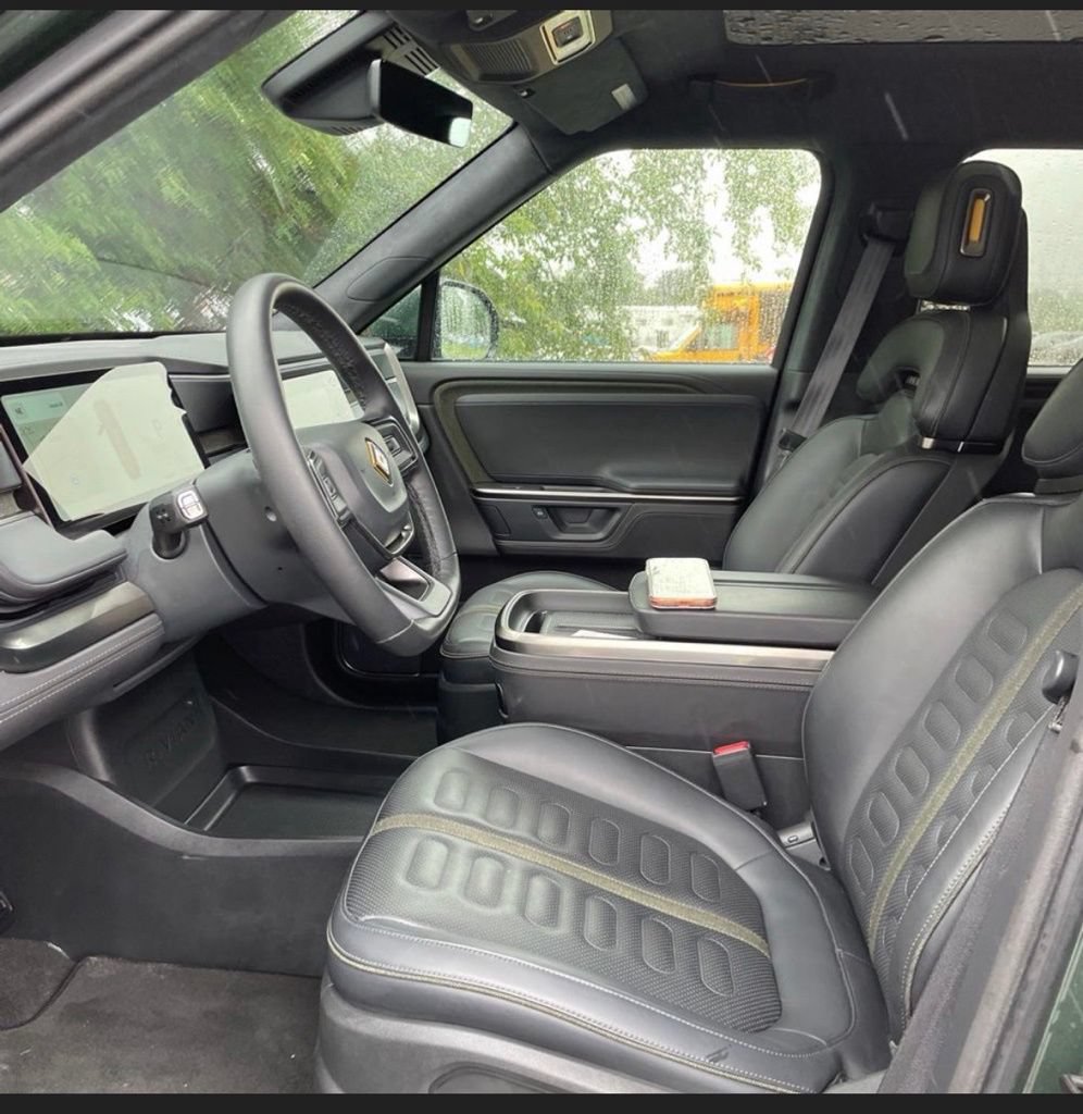 Used 2025 Rivian R1S Adventure Dual AWD/4WD image 12