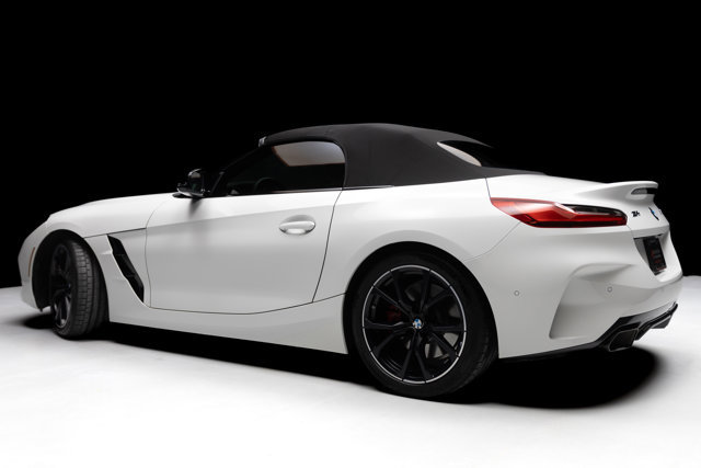 Used 2025 BMW Z4 M40i w/ Edition image 36