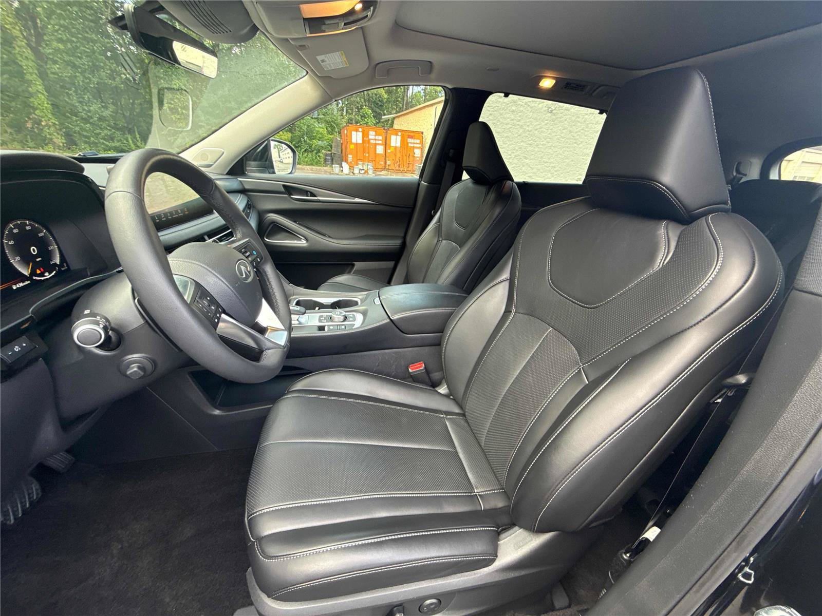 Used 2025 INFINITI QX60 Luxe FWD image 11