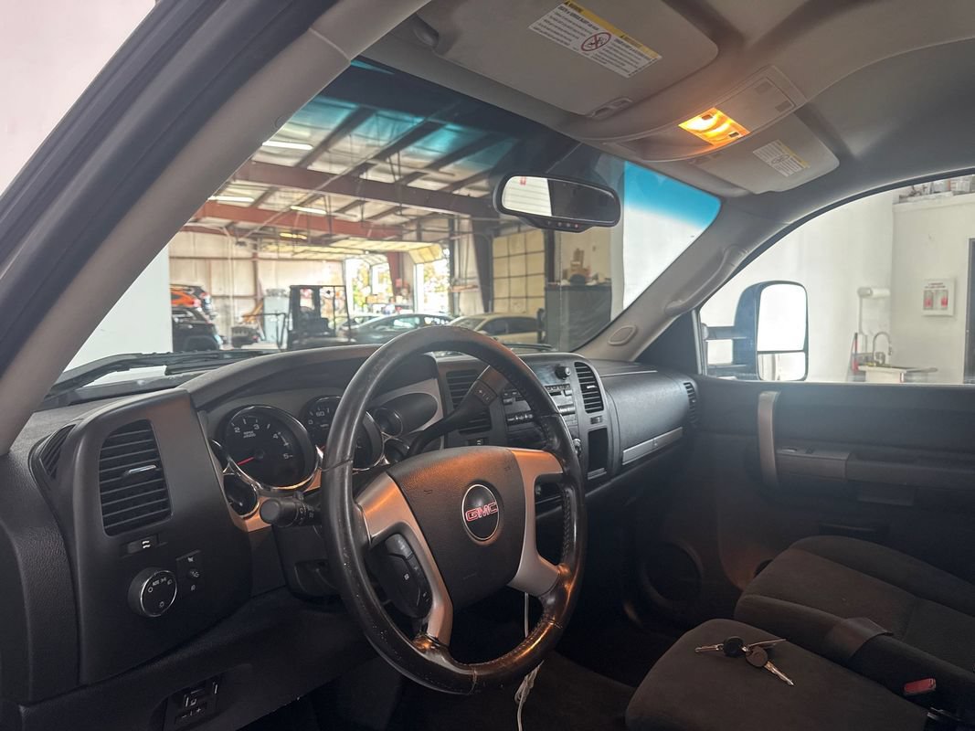 Used 2008 GMC Sierra 3500 SLE w/ Convenience Package AWD/4WD image 8
