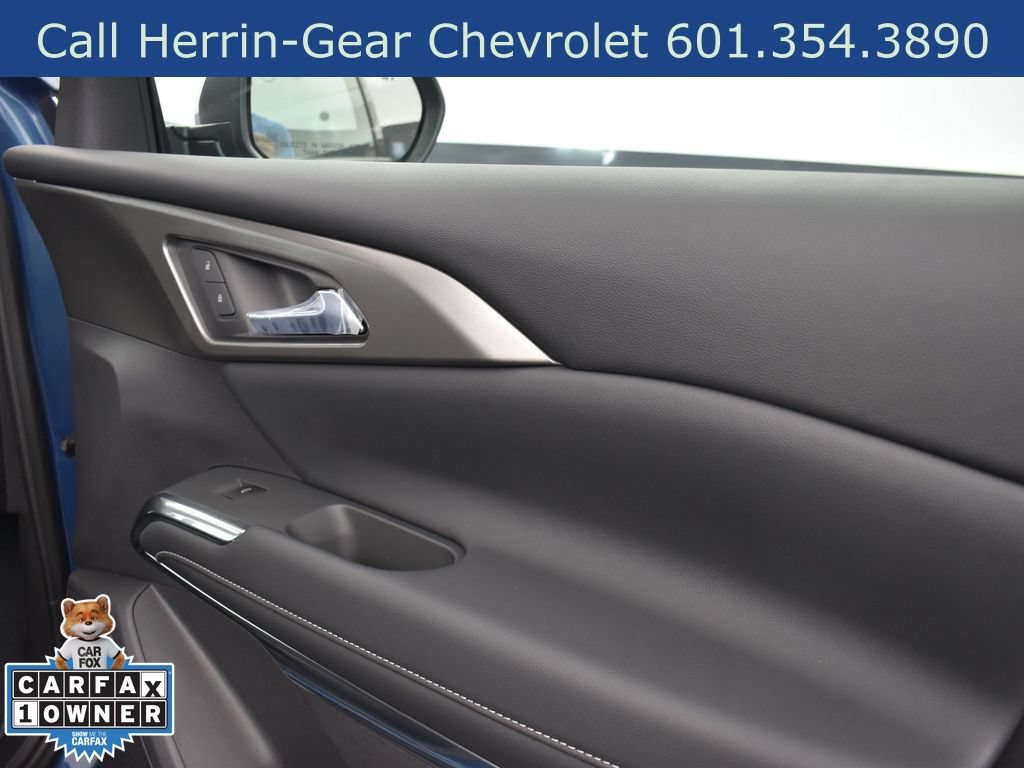 Used 2025 Chevrolet Traverse LT FWD image 22