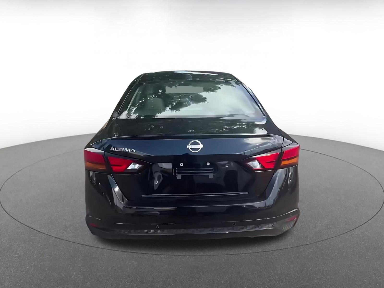 Used 2025 Nissan Altima 2.5 SV FWD image 7