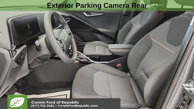 Used 2024 Kia Niro LX image 13