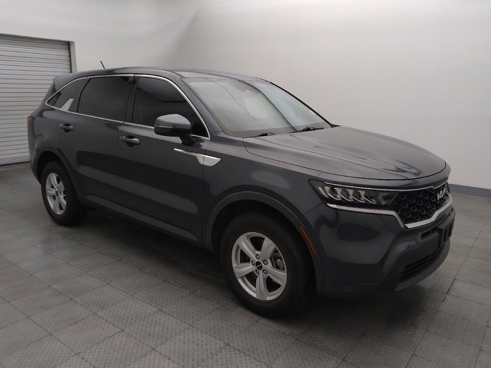 Used 2022 Kia Sorento LX image 11