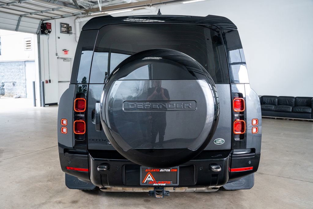 Used 2023 Land Rover Defender 130 X-Dynamic SE image 7