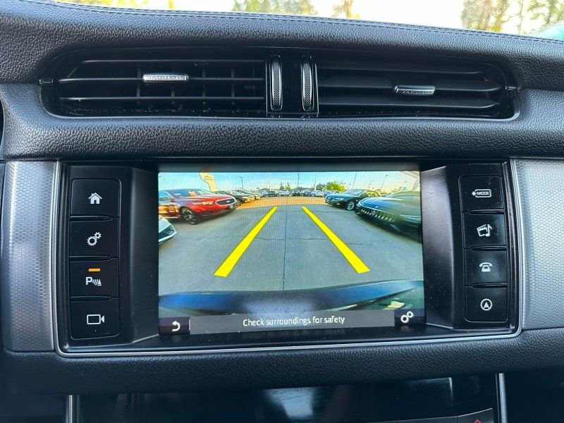 Used 2017 Jaguar XF Prestige AWD/4WD image 20