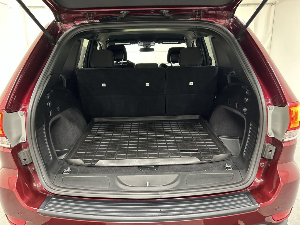 Used 2018 Jeep Grand Cherokee Laredo AWD/4WD image 21