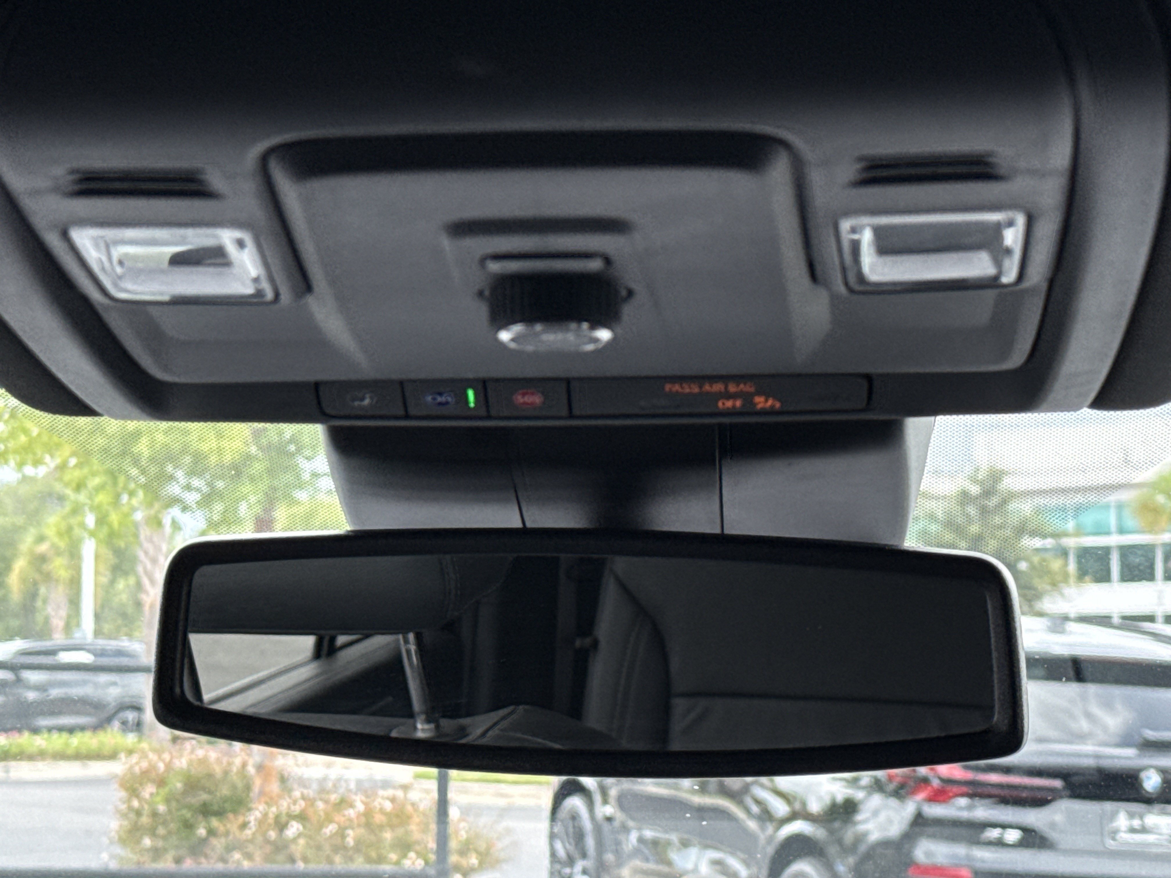 Used 2025 Chevrolet Suburban Z71 AWD/4WD image 34
