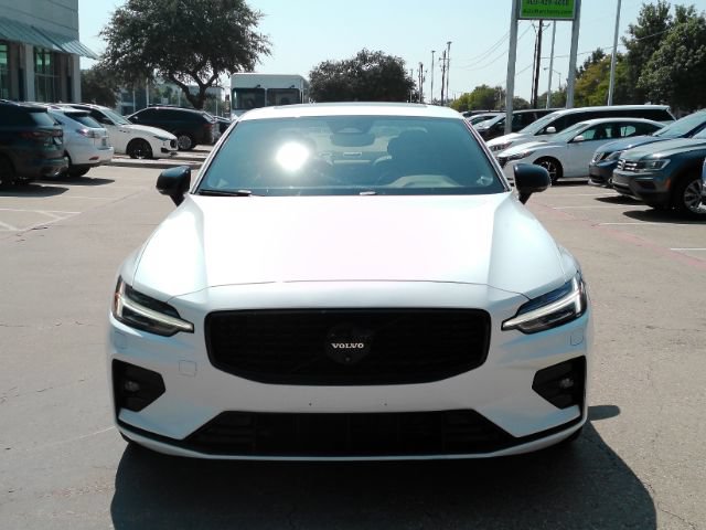 Used 2024 Volvo S60 B5 Plus w/ Climate Package FWD image 3