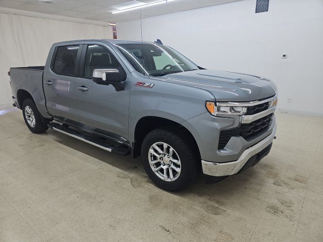 New 2026 Chevrolet Silverado 1500 LT w/ Z71 Off-Road Package AWD/4WD image 3