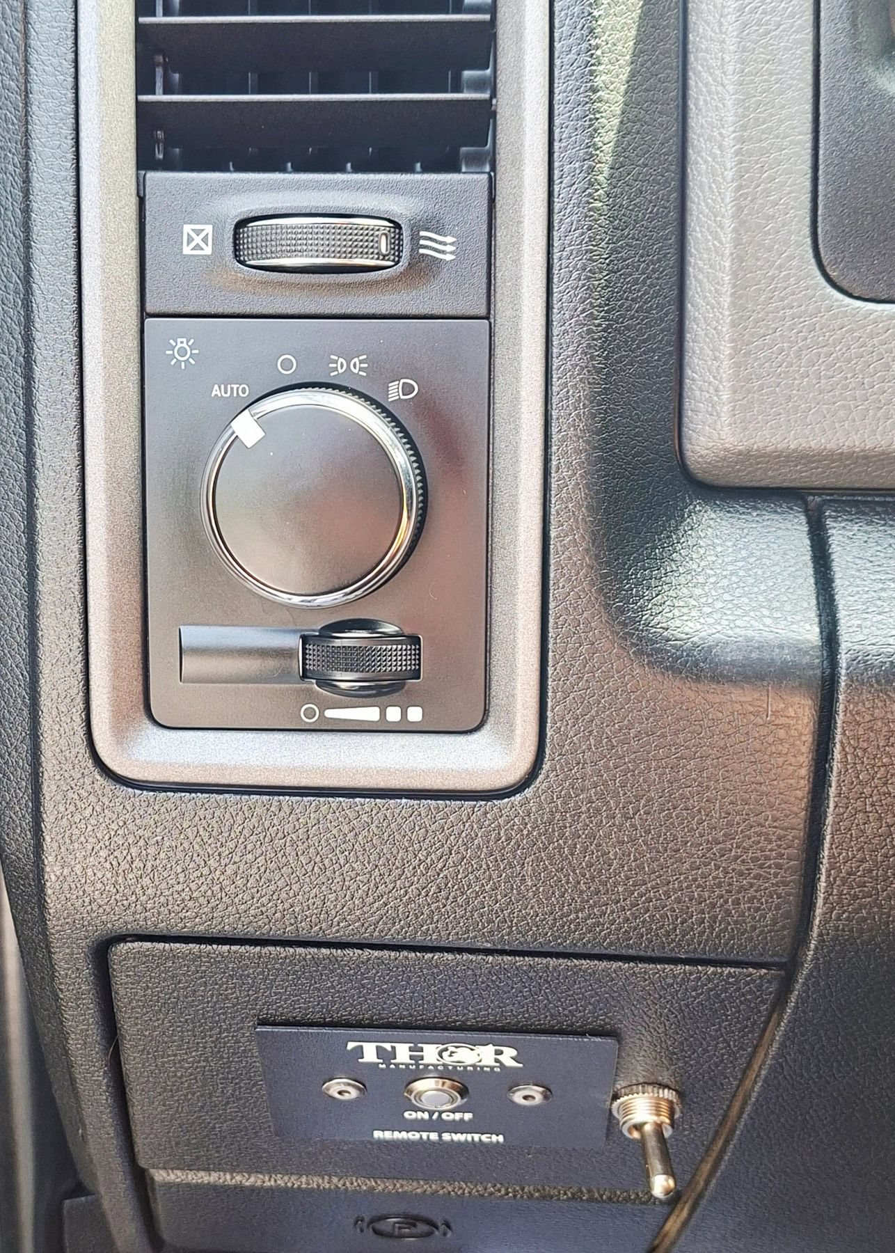 Used 2018 RAM 5500 Tradesman AWD/4WD image 32