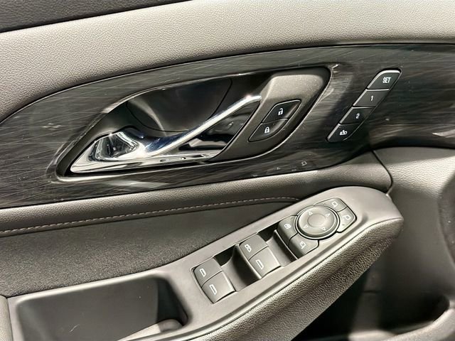 Used 2023 Chevrolet Traverse High Country image 17