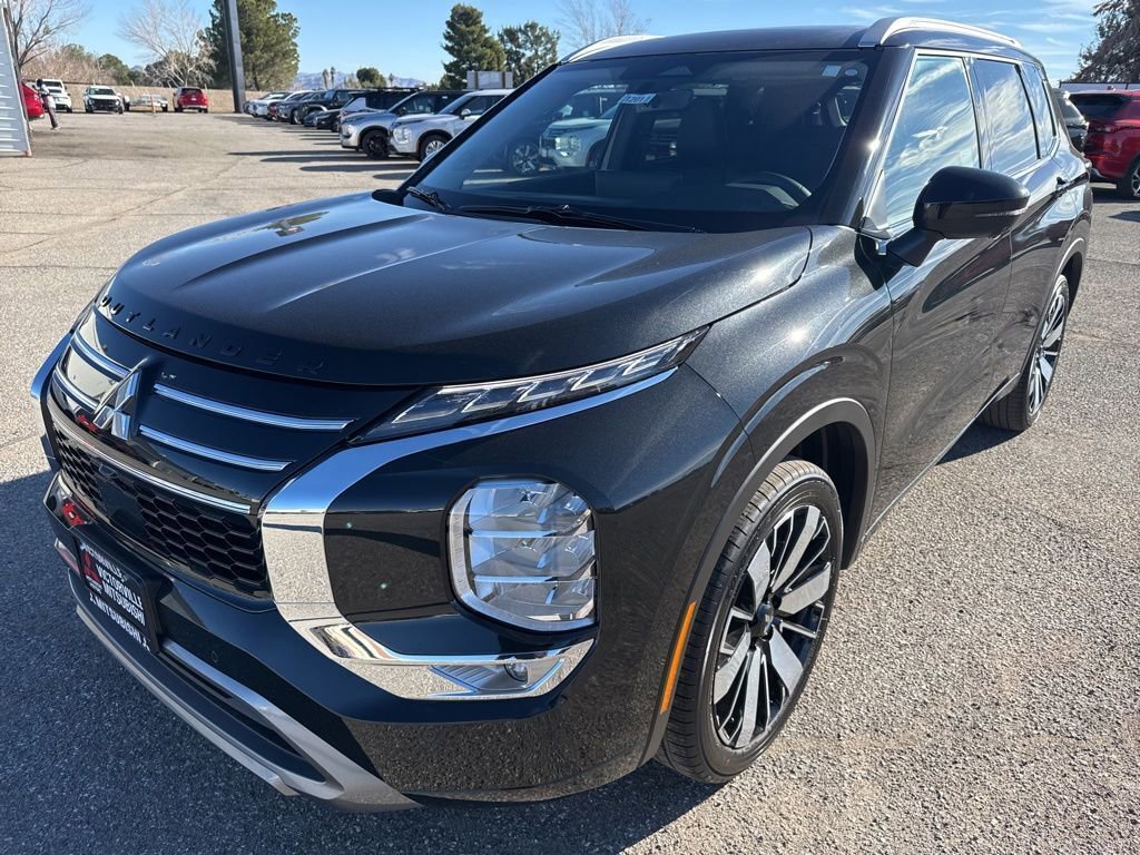 New 2026 Mitsubishi Outlander SEL image 3