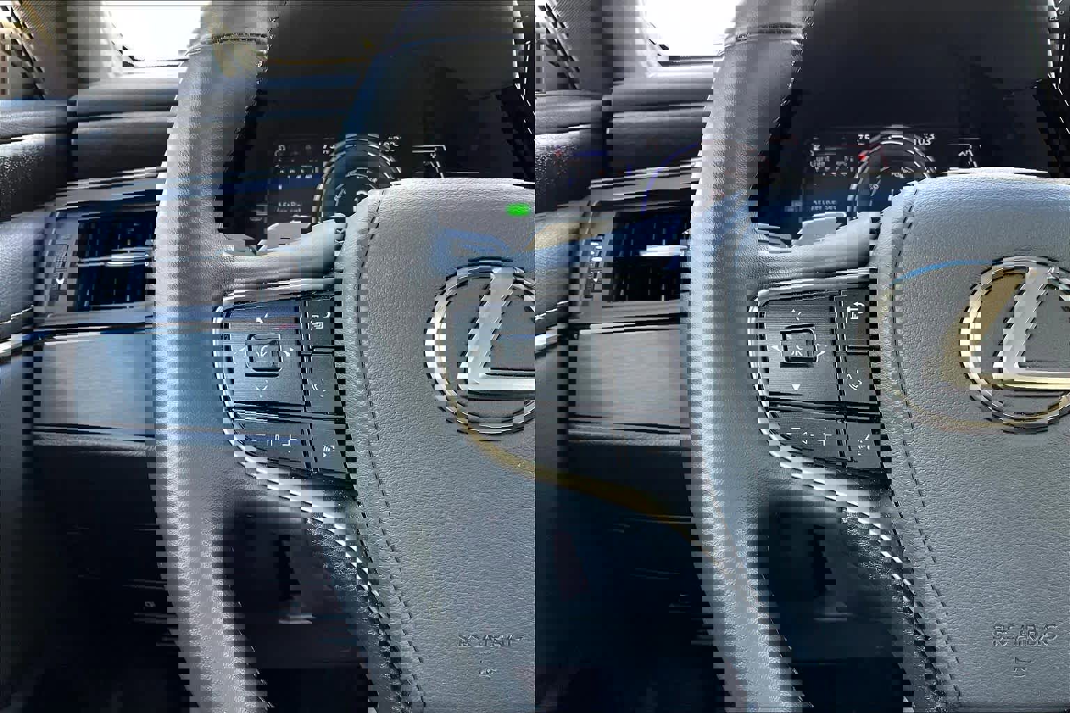 Certified 2025 Lexus ES 300h w/ Premium Package image 23