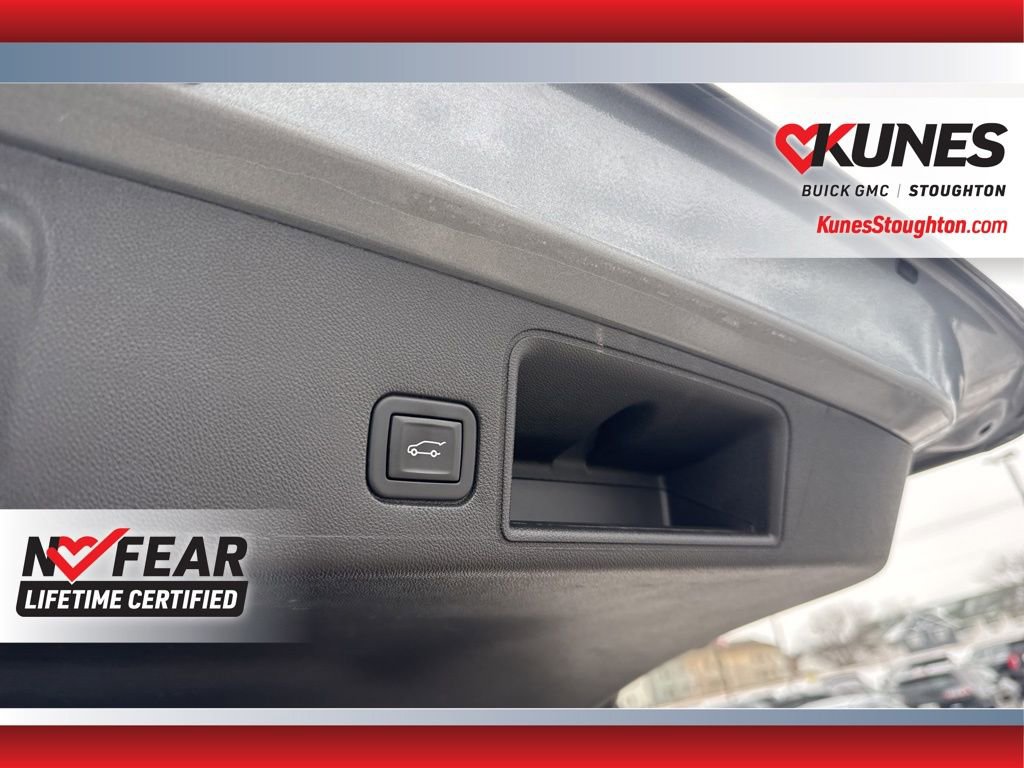 Used 2024 GMC Terrain SLT image 39