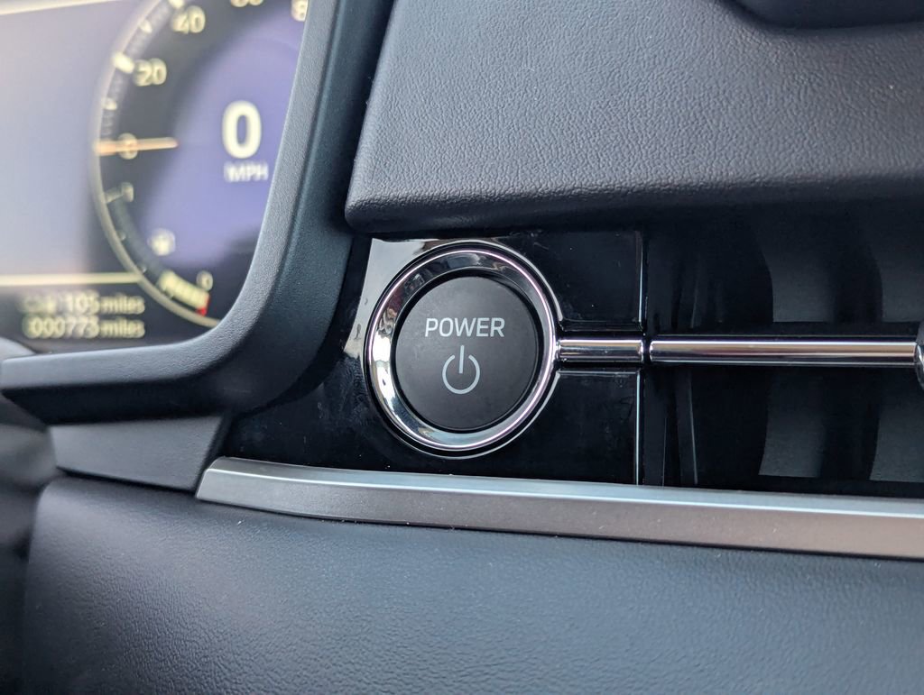 Used 2025 Mitsubishi Outlander 4WD Plug-In Hybrid image 19