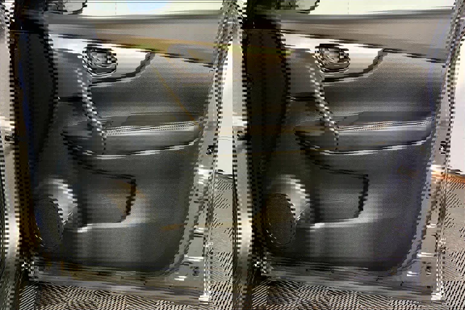 Used 2019 Nissan Rogue Sport S w/ Appearance Package image 23