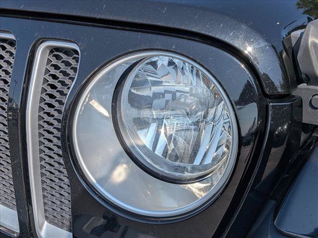 Used 2018 Jeep Wrangler Unlimited Sahara AWD/4WD image 2