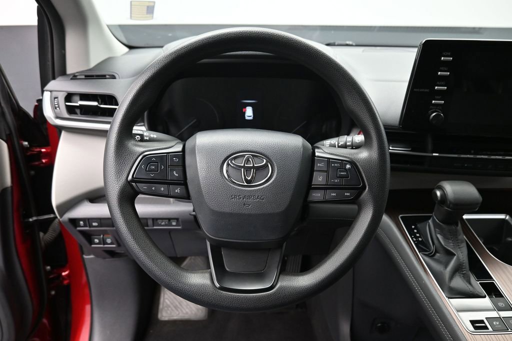 Used 2022 Toyota Sienna LE FWD image 15