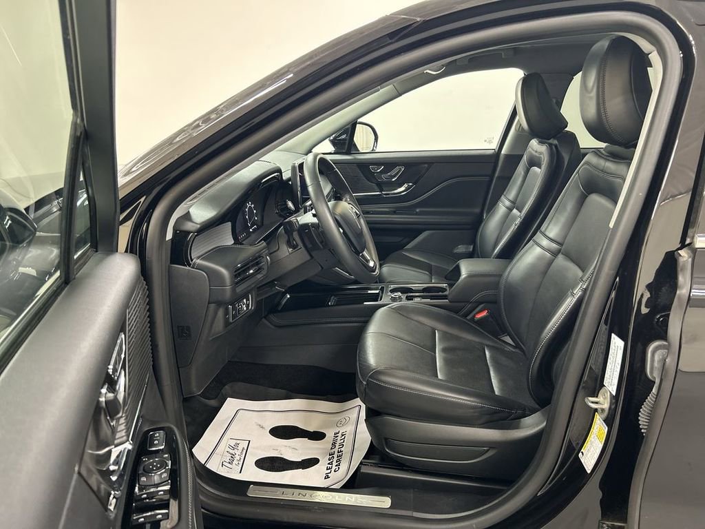 Used 2022 Lincoln Corsair Standard w/ Premium Package image 11