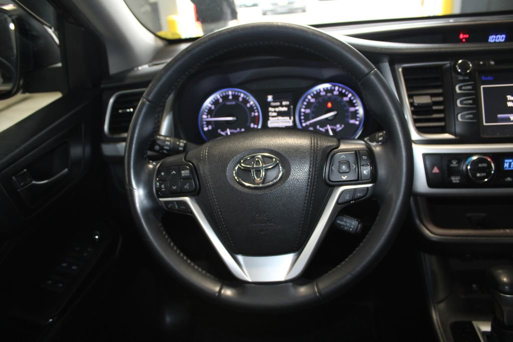Used 2019 Toyota Highlander XLE image 20