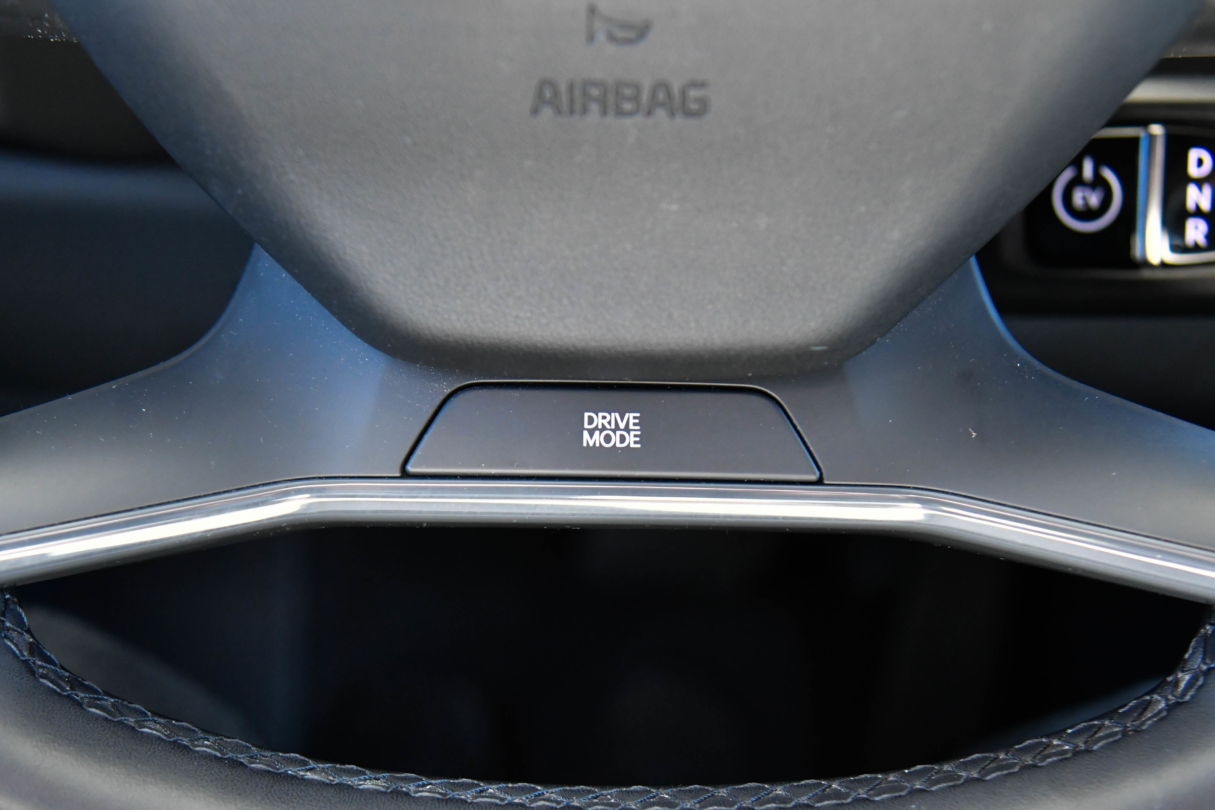 Used 2024 Kia EV9 Light Long Range RWD image 38