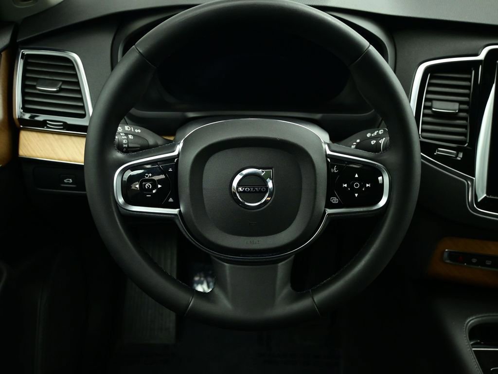 Used 2023 Volvo XC90 B6 Plus w/ Protection Package AWD/4WD image 12