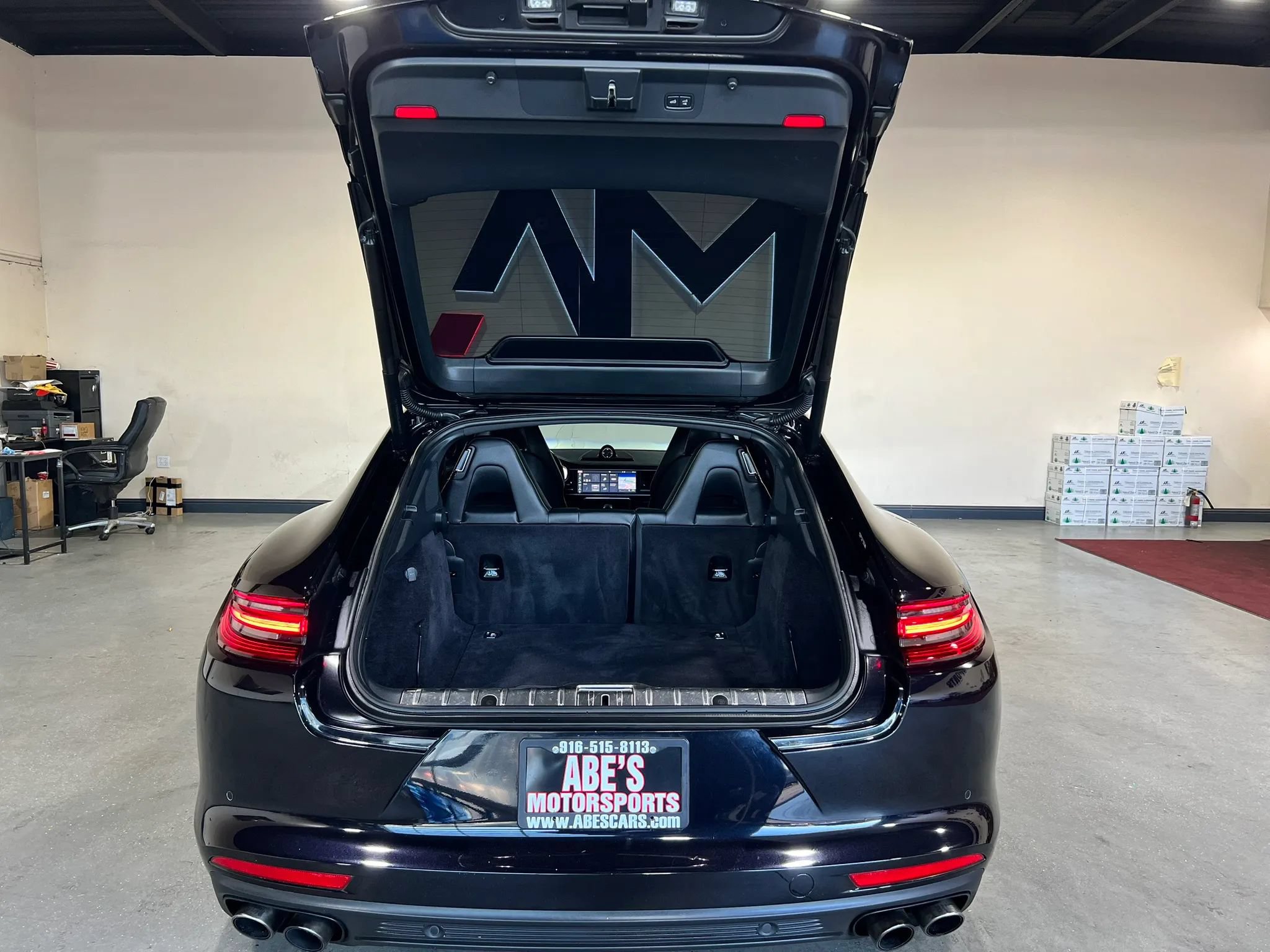 Used 2018 Porsche Panamera 4S AWD/4WD image 10