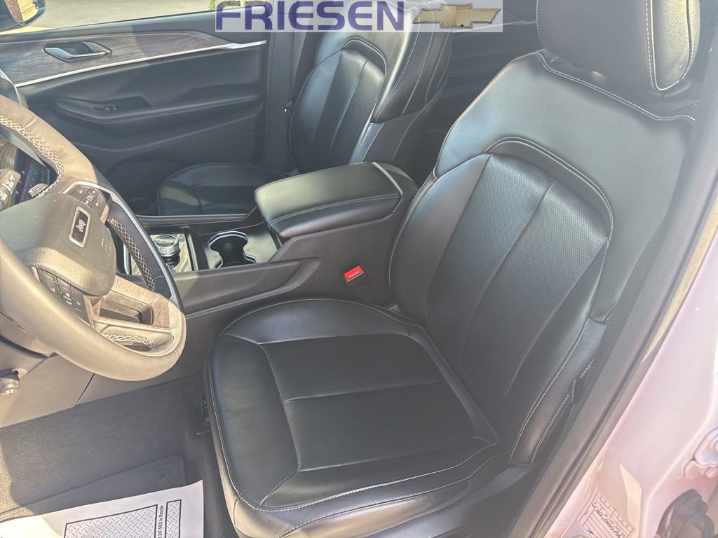 Used 2024 Jeep Grand Cherokee L Limited w/ Luxury Tech Group II image 9