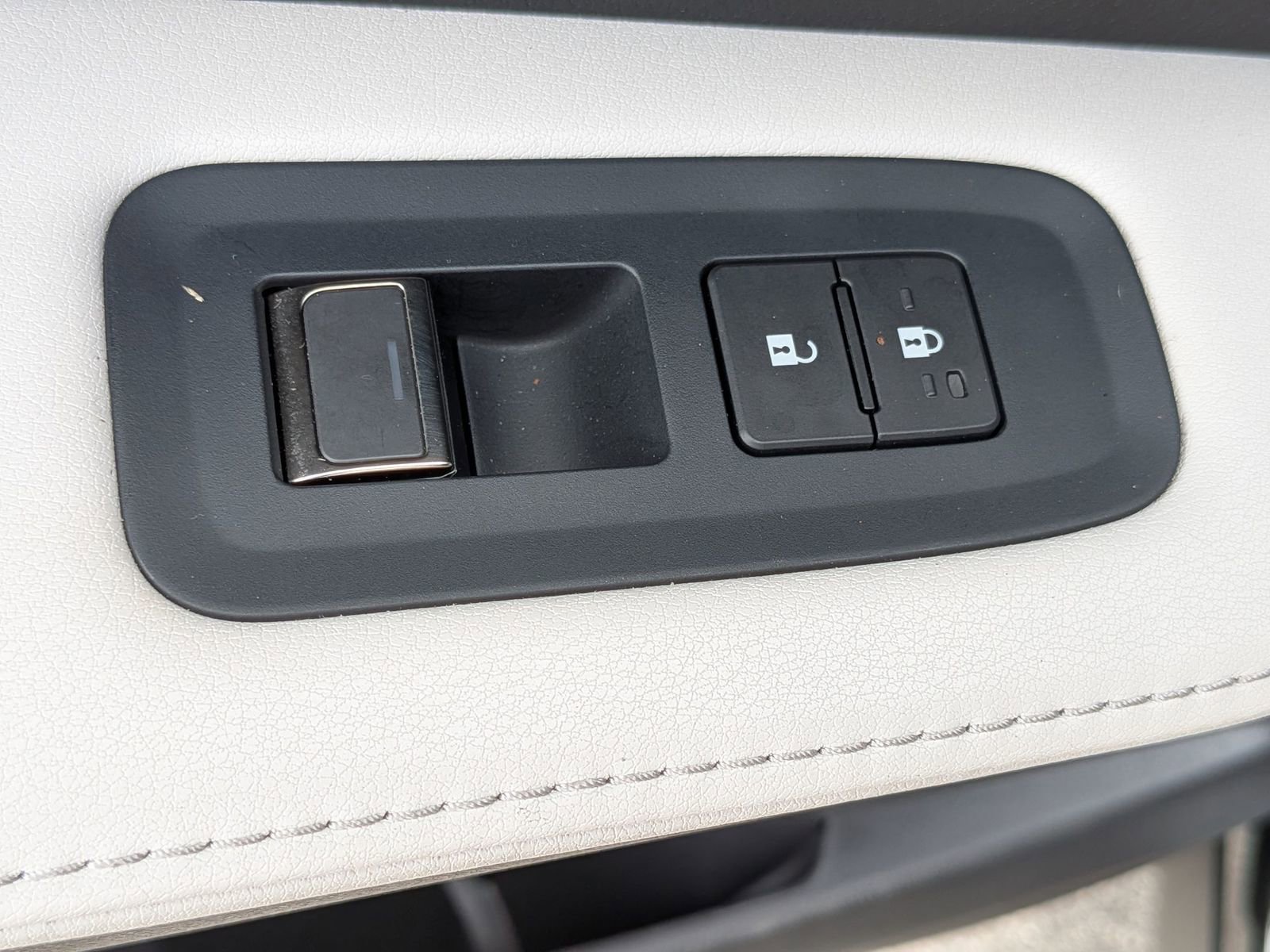 Used 2024 Lexus RX 350 Premium w/ Convenience Package image 29