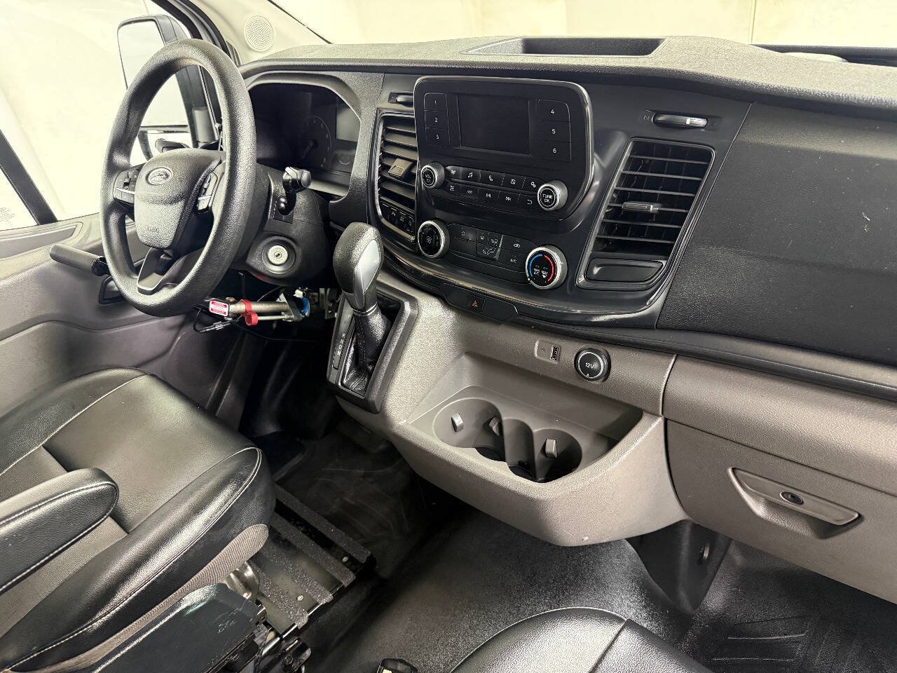 Used 2020 Ford Transit 250 Medium Roof RWD image 29