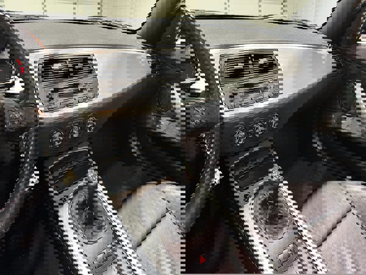 Used 2006 BMW M Roadster image 24