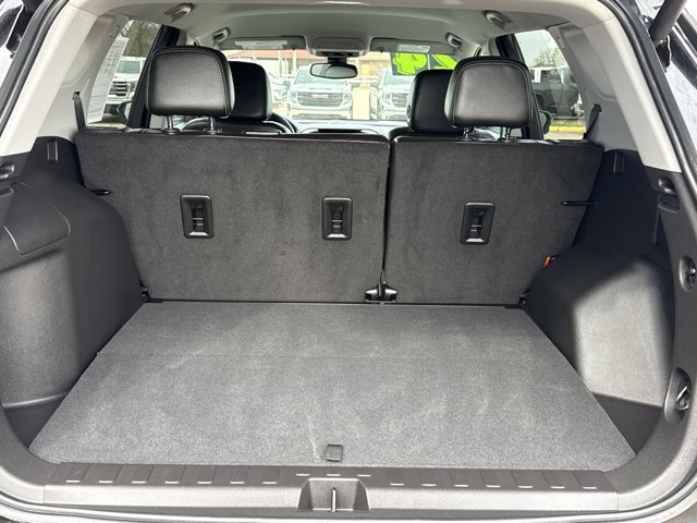 Used 2024 GMC Terrain SLT w/ Infotainment Package II AWD/4WD image 6
