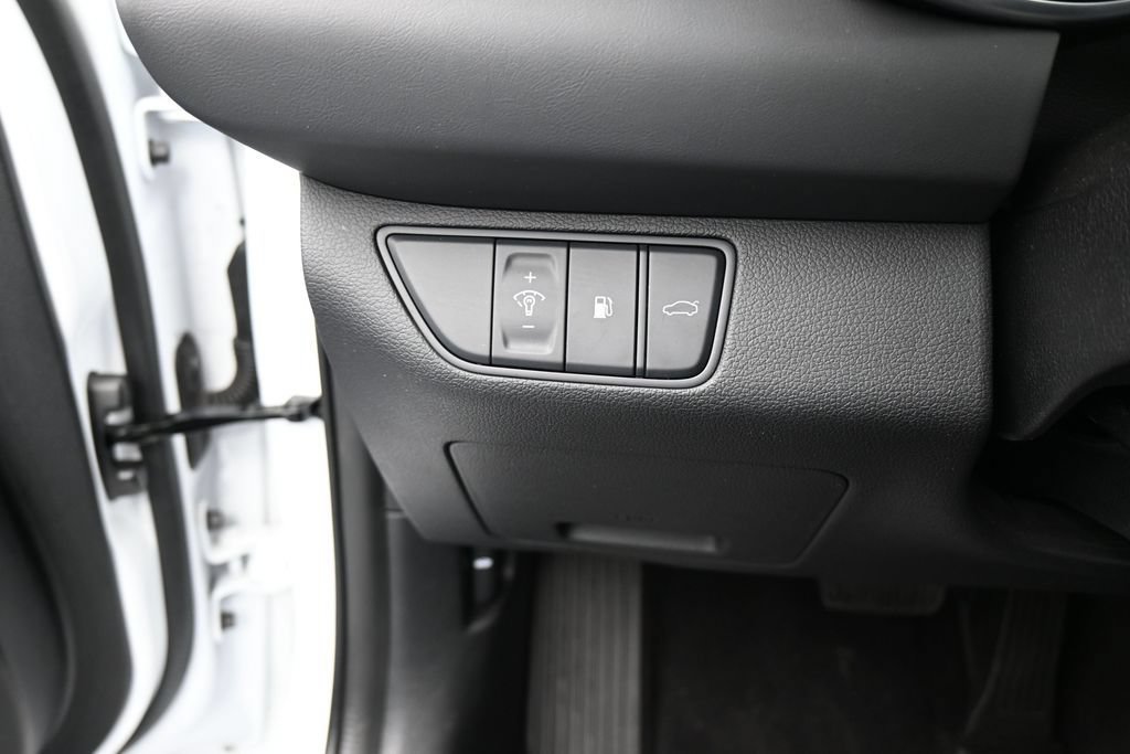 Used 2025 Genesis G70 2.5T RWD image 35