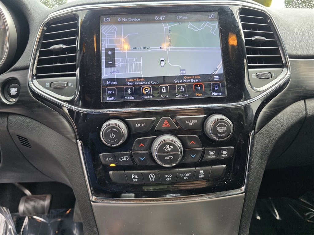 Used 2019 Jeep Grand Cherokee Altitude image 25