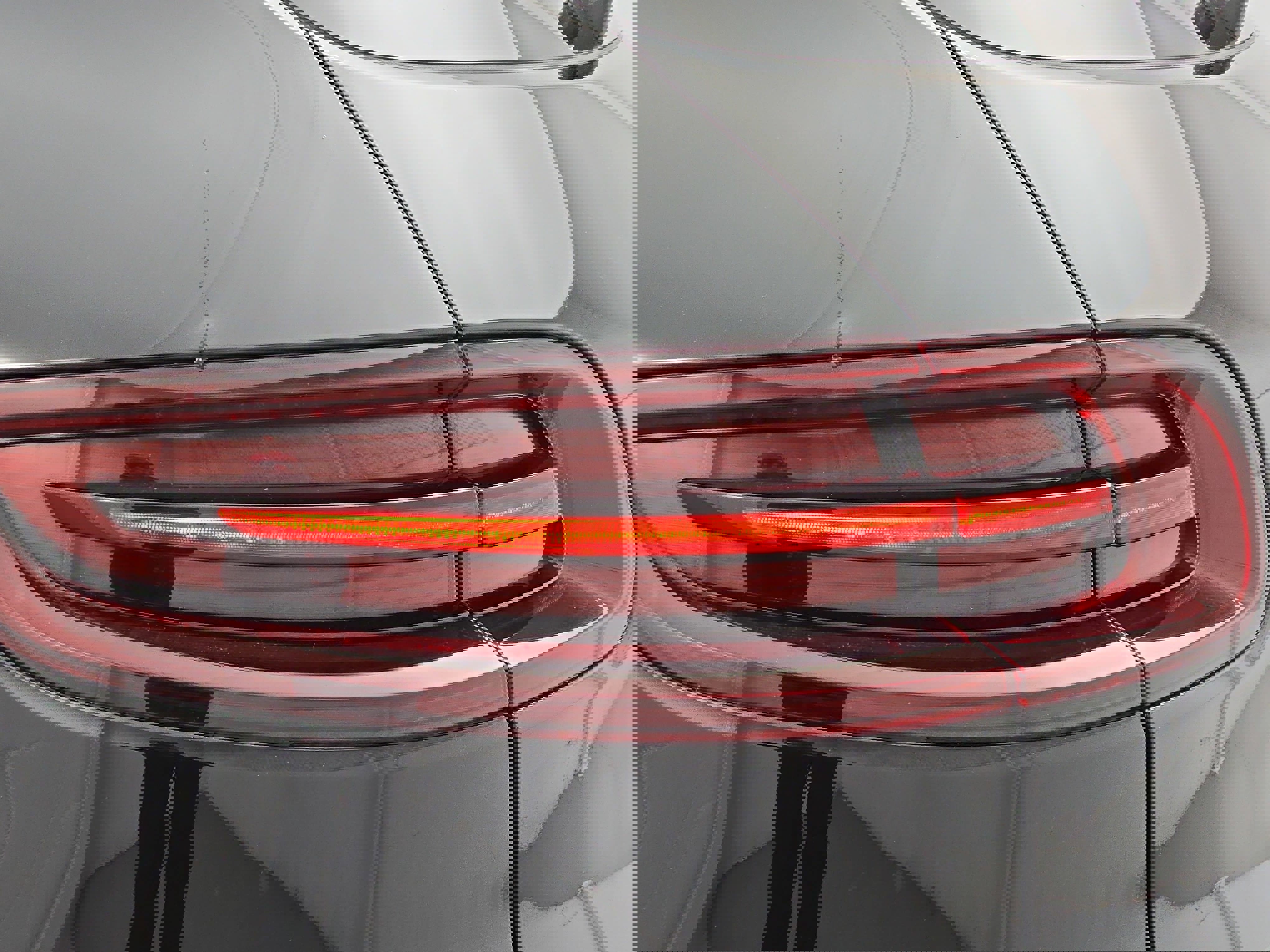 Used 2017 Porsche Macan Turbo image 35