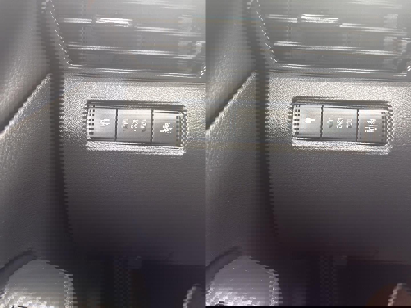 Used 2024 Nissan Altima 2.5 SV image 16