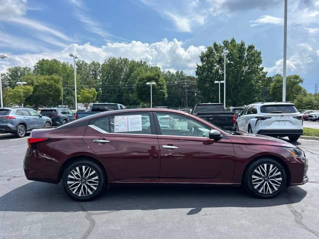 Used 2025 Nissan Altima 2.5 SV FWD image 5
